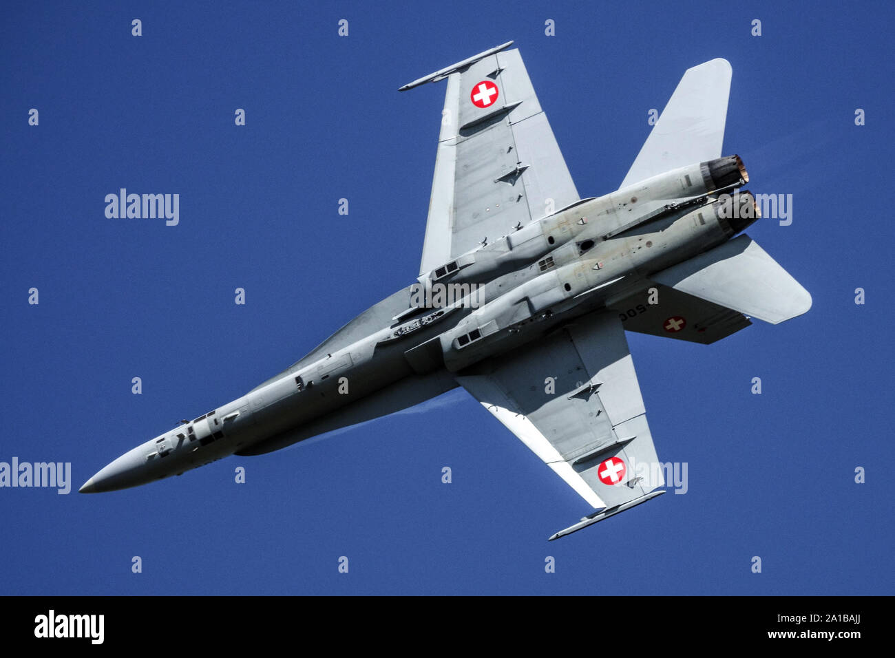F/A 18 Hornet Jet Schweizer McDonnell Douglas-Boeing F/A-18 Hornet Kämpfer Fliegen Stockfoto