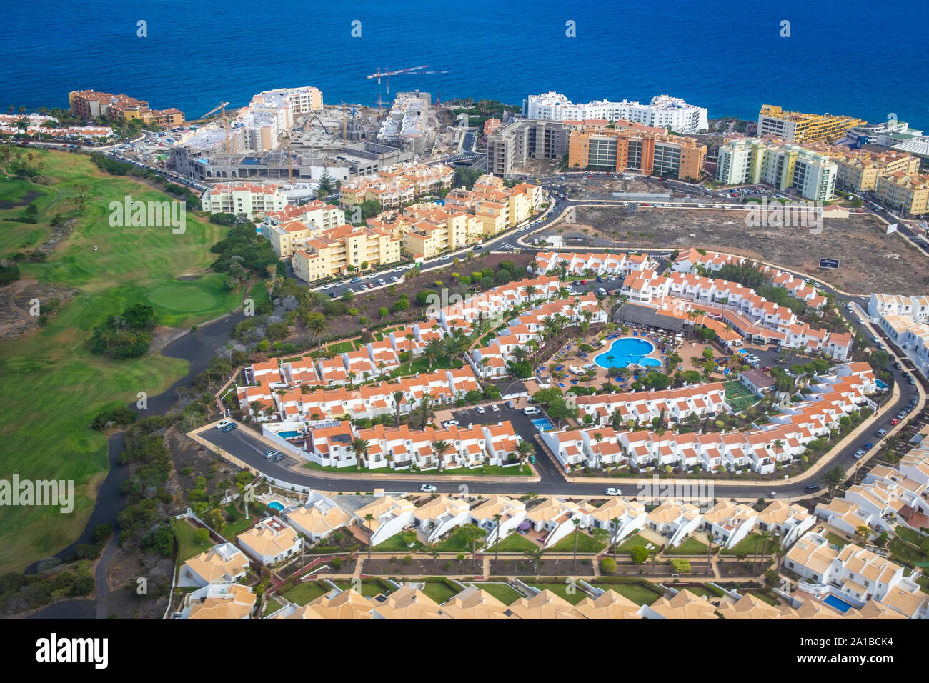 Luftaufnahme mit Blick auf Los Abrigos und Oasis del Sur, Teneriffa Stockfoto