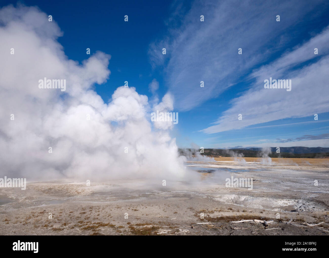 Hot Springs ausbrechenden, Midway Geyser Basin, Yellowstone National Park, Wyoming, USA Stockfoto