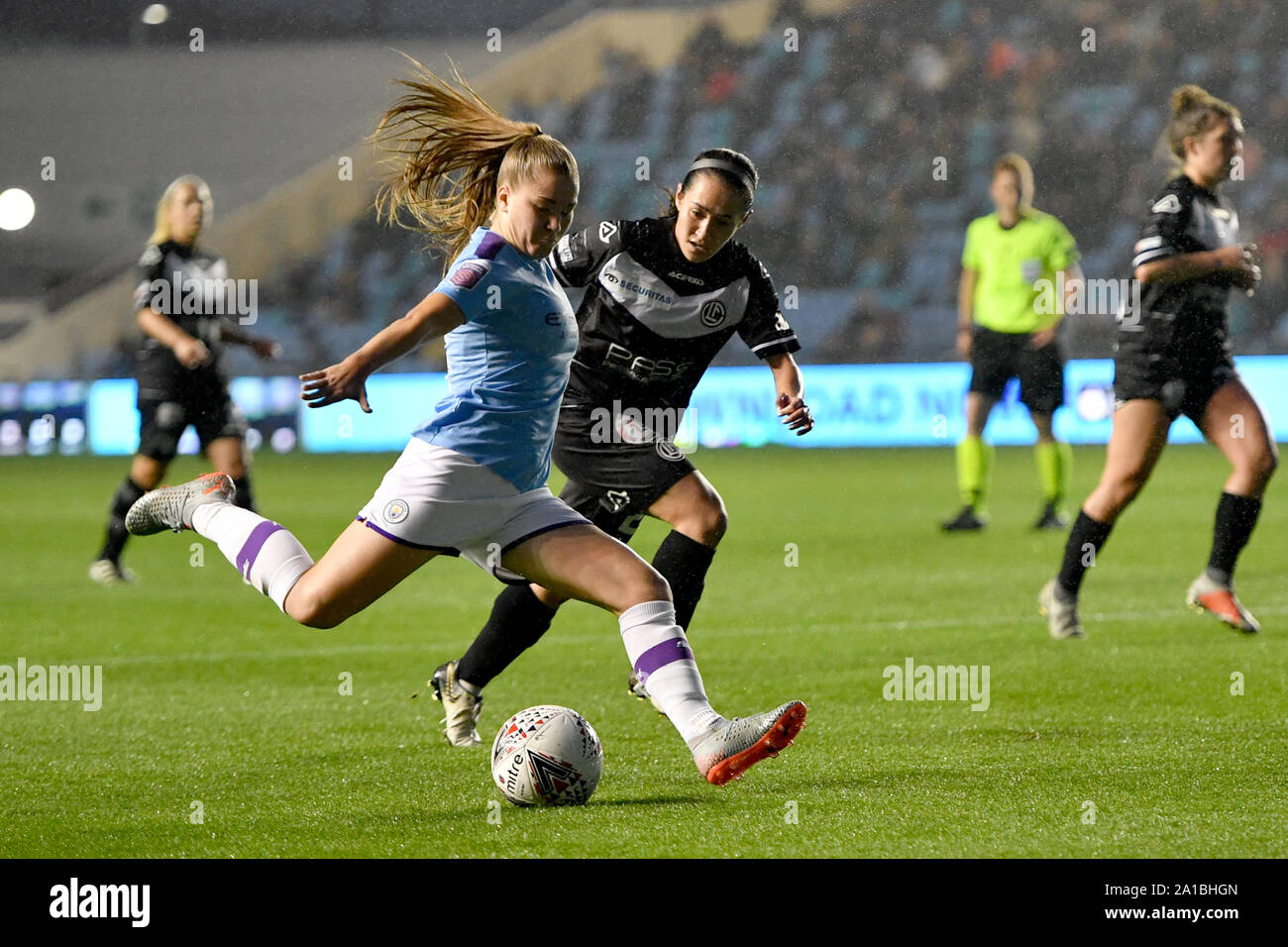 Von Manchester City Jess Park hat einen Schuß auf Ziel während der UEFA Champions League Match an der Akademie Stadion, Manchester. Stockfoto