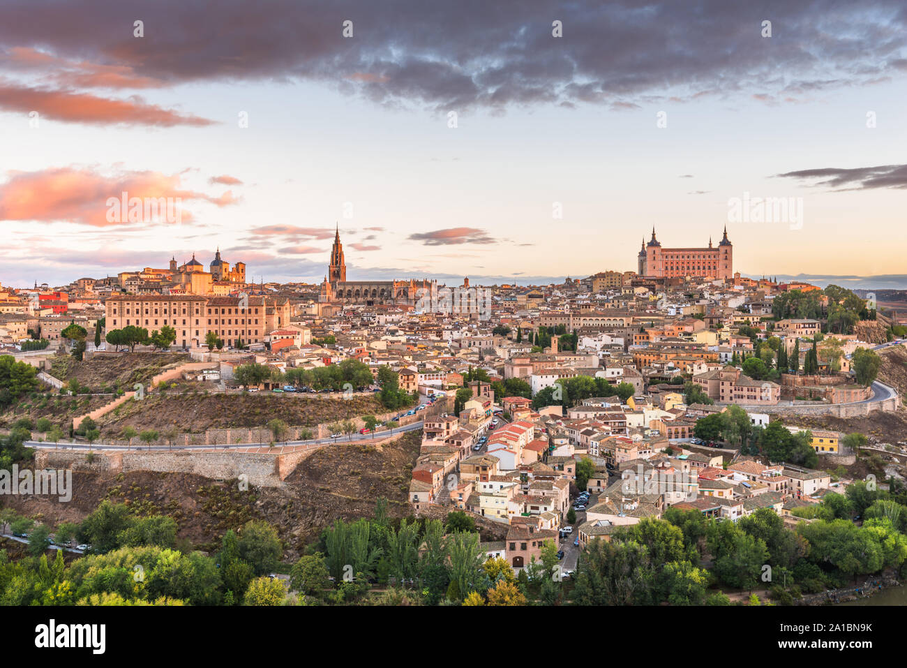 Toledo, Spanien Altstadt in der Morgendämmerung. Stockfoto