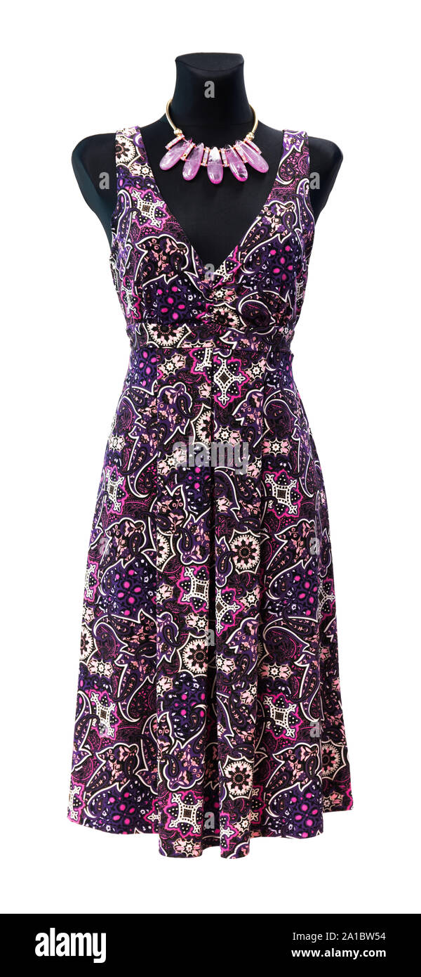 Weibliche Schaufensterpuppe Verschleiß modischen Sommerkleidern, isoliert auf weißem Hintergrund Stockfoto