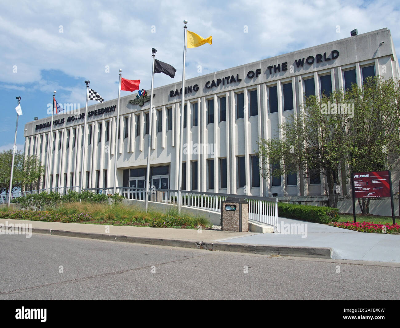 Indianapolis Motor Speedway Museum Fassade und Eingang, Indiana, Juli 28, 2019, © katharine Andriotis Stockfoto