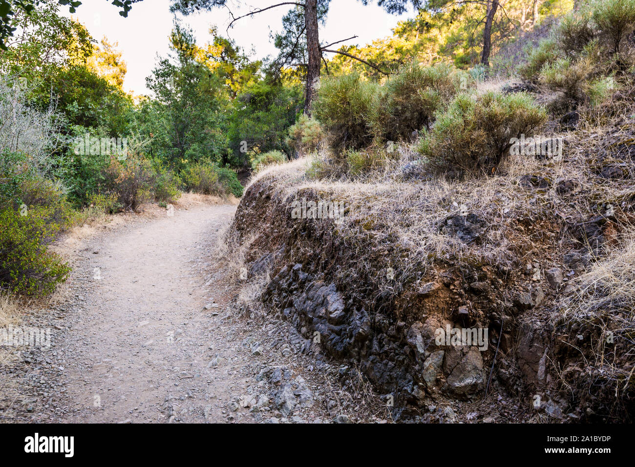 Yanartas brennende Steine ist ein geografisches Merkmal in der Nähe von Olympos Tal und Nationalpark in der Provinz Antalya in der südwestlichen Türkei Stockfoto