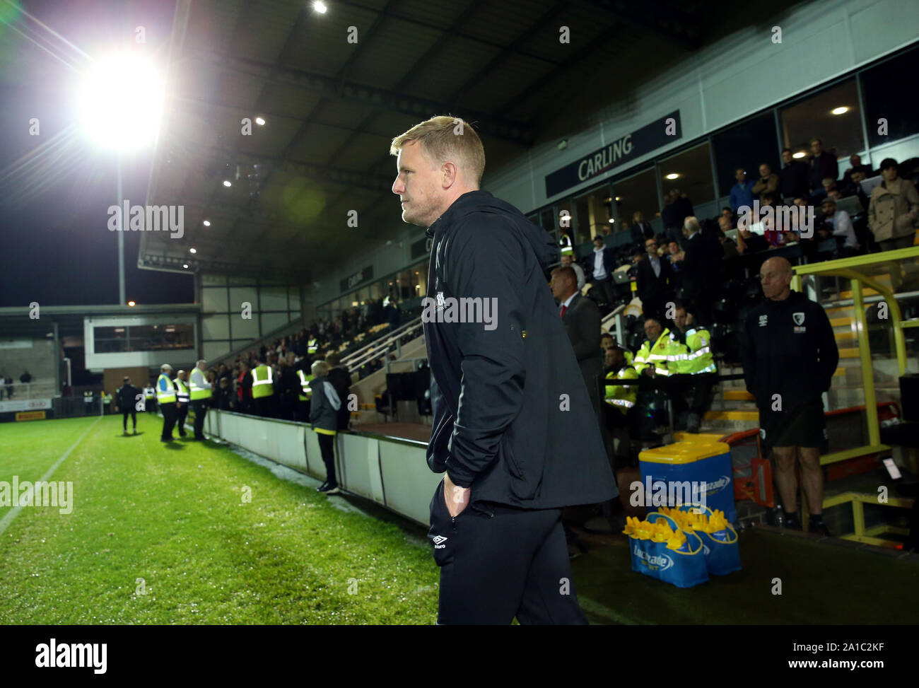 Bournemouth manager Eddie Howe geht zurück nach leuchtet während der carabao Pokal, dritte Runde am Pirelli Stadium, Burton ging. Stockfoto