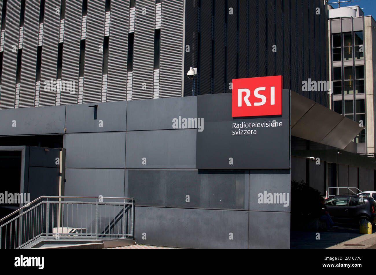 Comano, Tessin, Schweiz - 12 September 2019: Nahaufnahme der RSI (Radiotelevisione Svizzera Italiana) Logo im Fernsehen Studio i Stockfoto