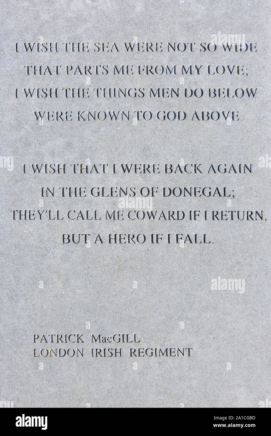 Ein Gedicht des irischen Dichter und Journalist Patrick MacGill (1889-1963) der London Irish Gewehren auf der Insel Irland Peace Park in Messines, Belgien Stockfoto