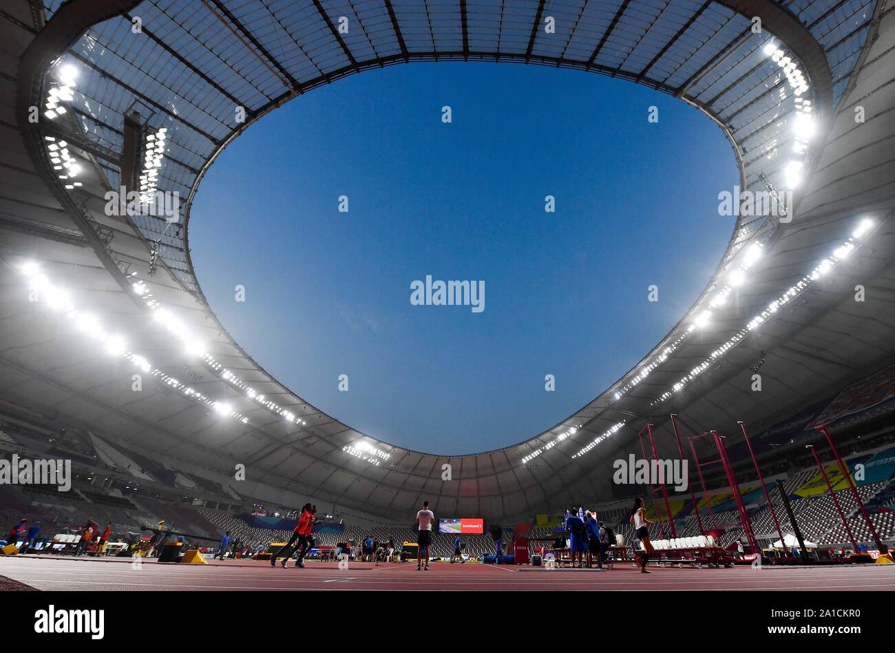 Doha. 25 Sep, 2019. Foto auf Sept. 25, 2019 zeigt eine allgemeine Ansicht der Khalifa International Stadium vor dem 17. IAAF Leichtathletik WM 2019 in Doha Doha, Hauptstadt von Katar. Credit: Nikku/Xinhua Stockfoto