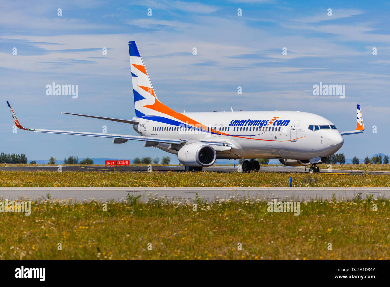 Prag, tschechische Republik - 07.07.2018: Landung und Abflug auf Vaclav Havel Flughafen, Prag, Smartwings Boeing 737-800 Stockfoto