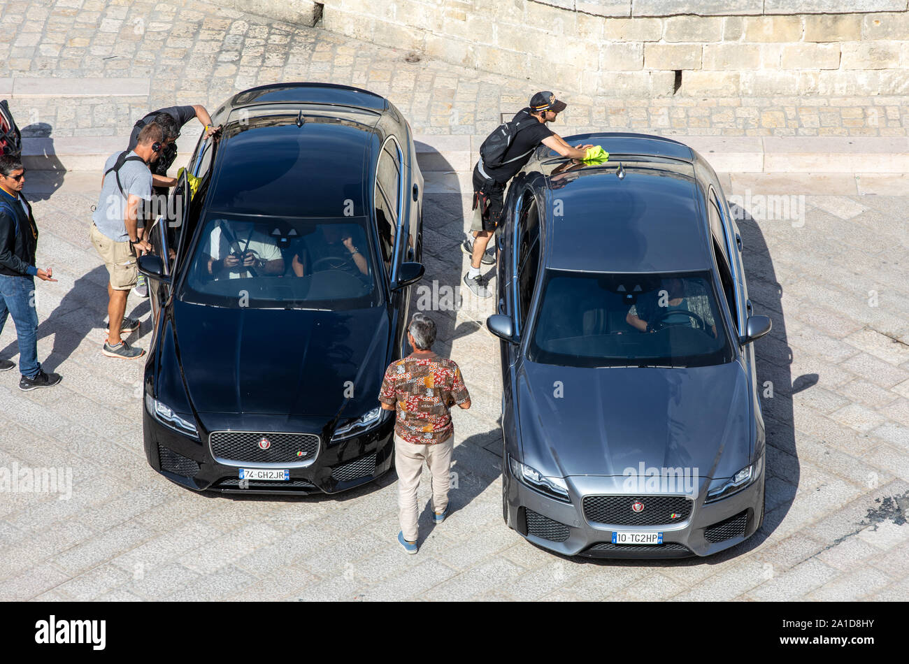 Matera, Italien - September 15, 2019: Bond 25, Jaguar Cars bereit, die Szenen aus dem Film "keine Zeit" in Sassi, Matera, Italien zu sterben, um zu schießen. Stockfoto