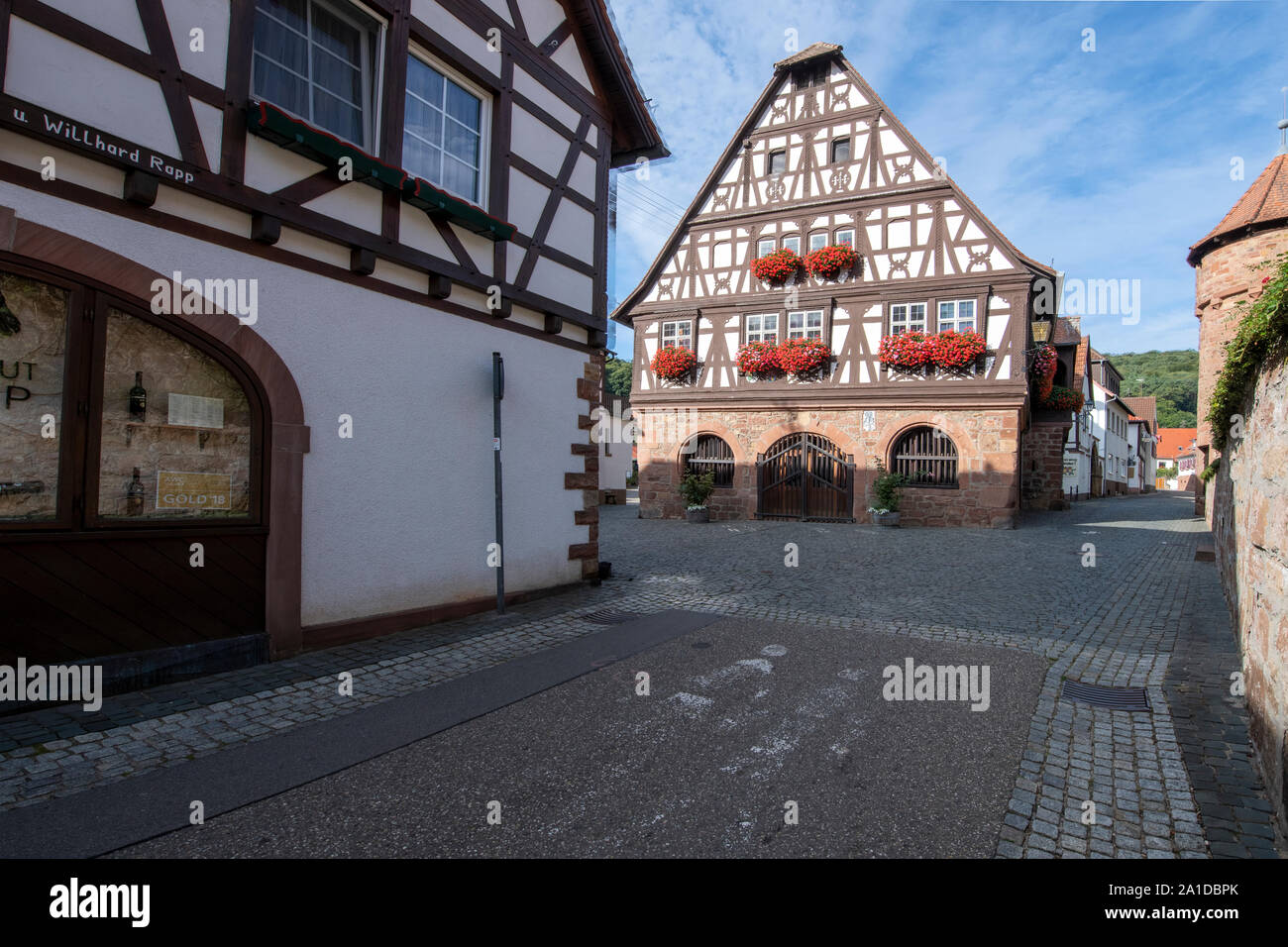Doerrenbach, Rheinland-Pfalz, Deutschland, Rathaus oft das Dorf ist eine der schönsten entlang der Südlichen Weinstraße Stockfoto