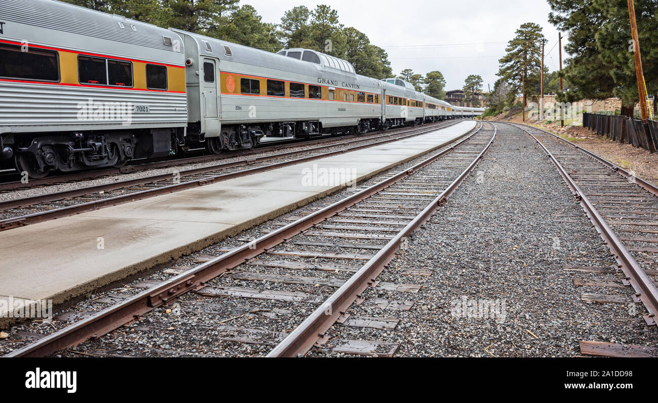Grand Canyon Arizona USA. 22. Mai 2019. Grand Canyon Railway, Zug am National Park entfernt. Stockfoto