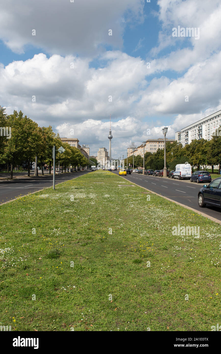 Karl marx allee berlin Fotos und Bildmaterial in hoher Auflösung