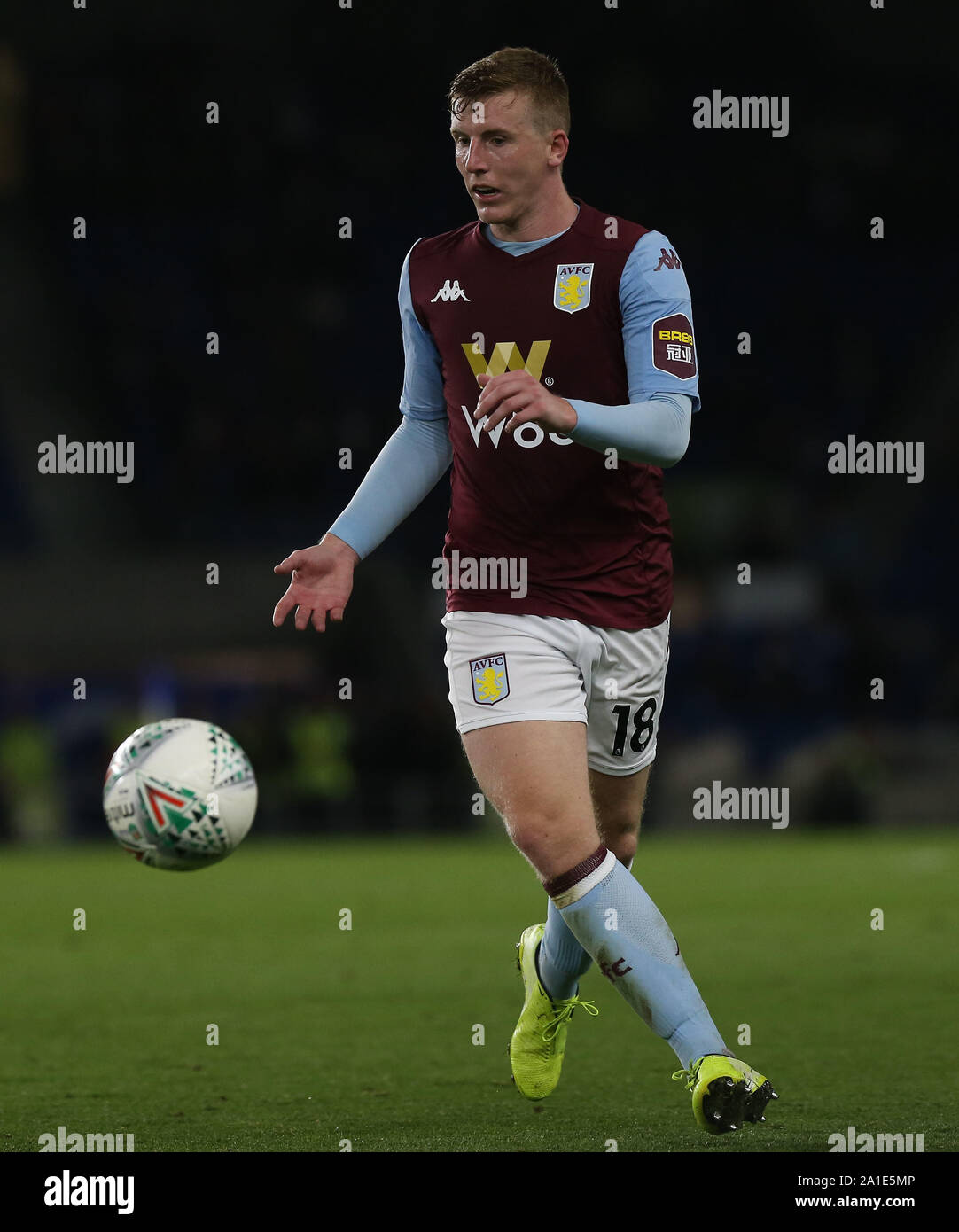 Brighton, UK. 25. September 2019 in der Villa Matt Targett während der carabao Cup dritten Runde zwischen Brighton & Hove Albion und Aston Villa an der American Express Community Stadion in Brighton. Credit: James Boardman/TPI/Alamy leben Nachrichten Stockfoto