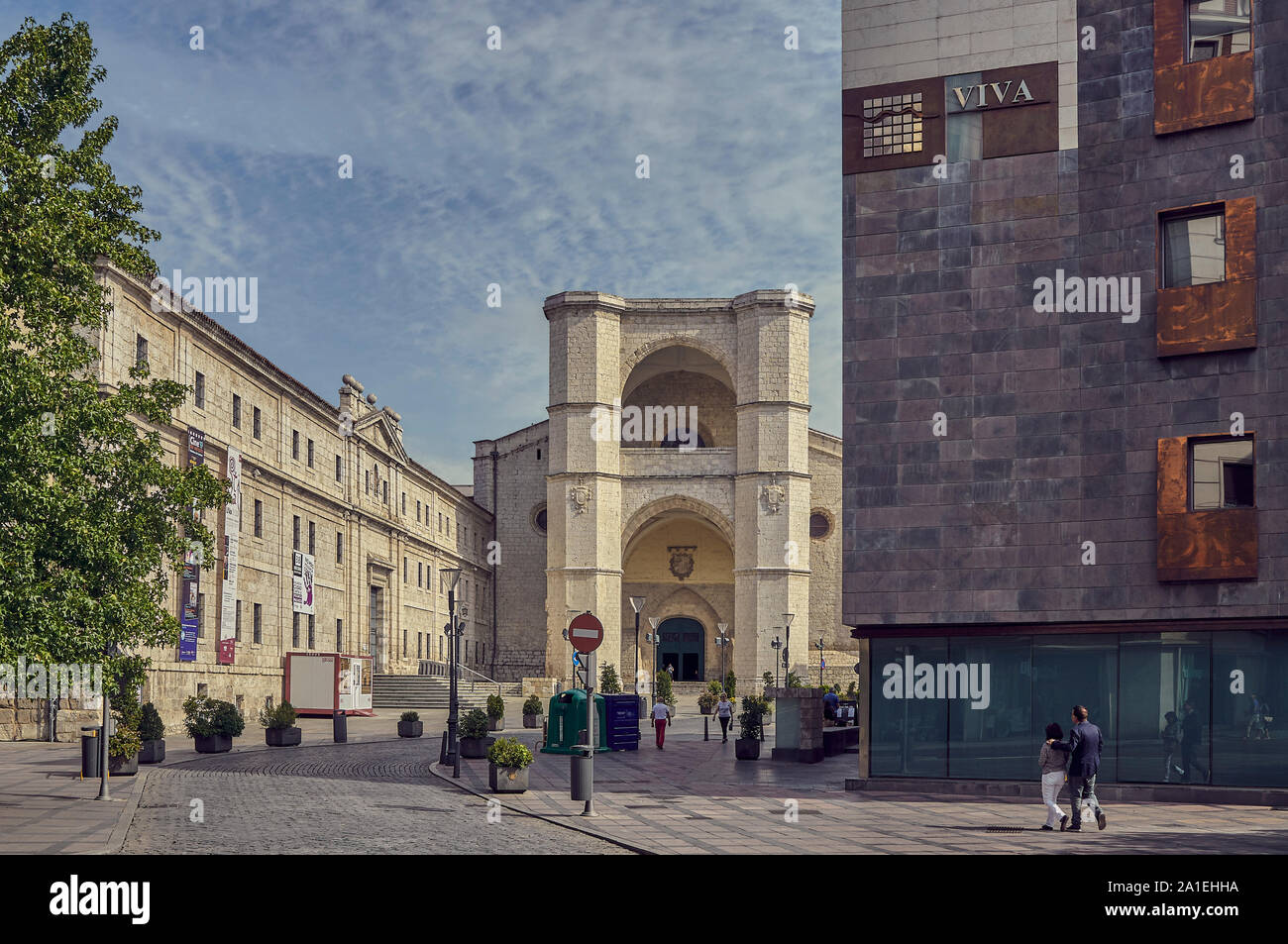 Kirche des Klosters San Benito el Real des Benediktinerordens, Tempel der Stadt Valladolid im gotischen Stil, Kastilien und Leon, Spanien. Stockfoto