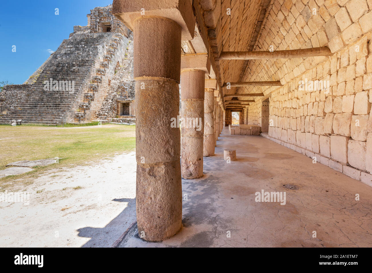 Uxmal, Mexiko. Pyramide des Zauberers in der antiken Maya-Stadt. Stockfoto