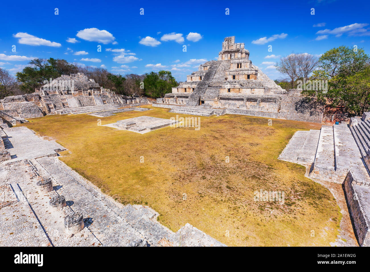 Campeche, Mexiko. Edzna Maya-stadt. Die große Plaza (Gran Acropolis) von Edzna. Stockfoto