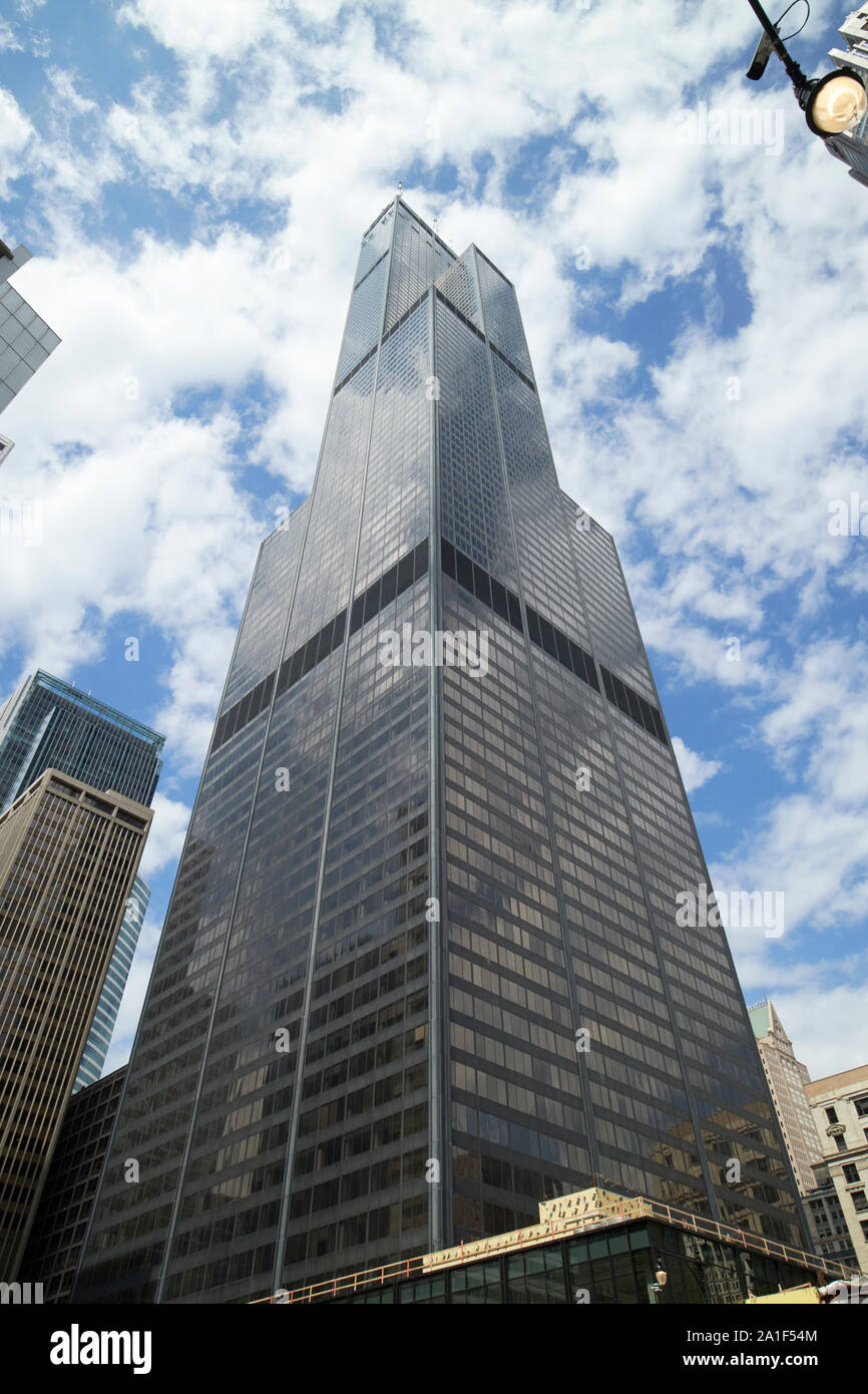 Suchen, um sich vom Boden aus an der Willis Tower United Airlines Hauptsitz Chicago Illinois Vereinigte Staaten von Amerika Stockfoto