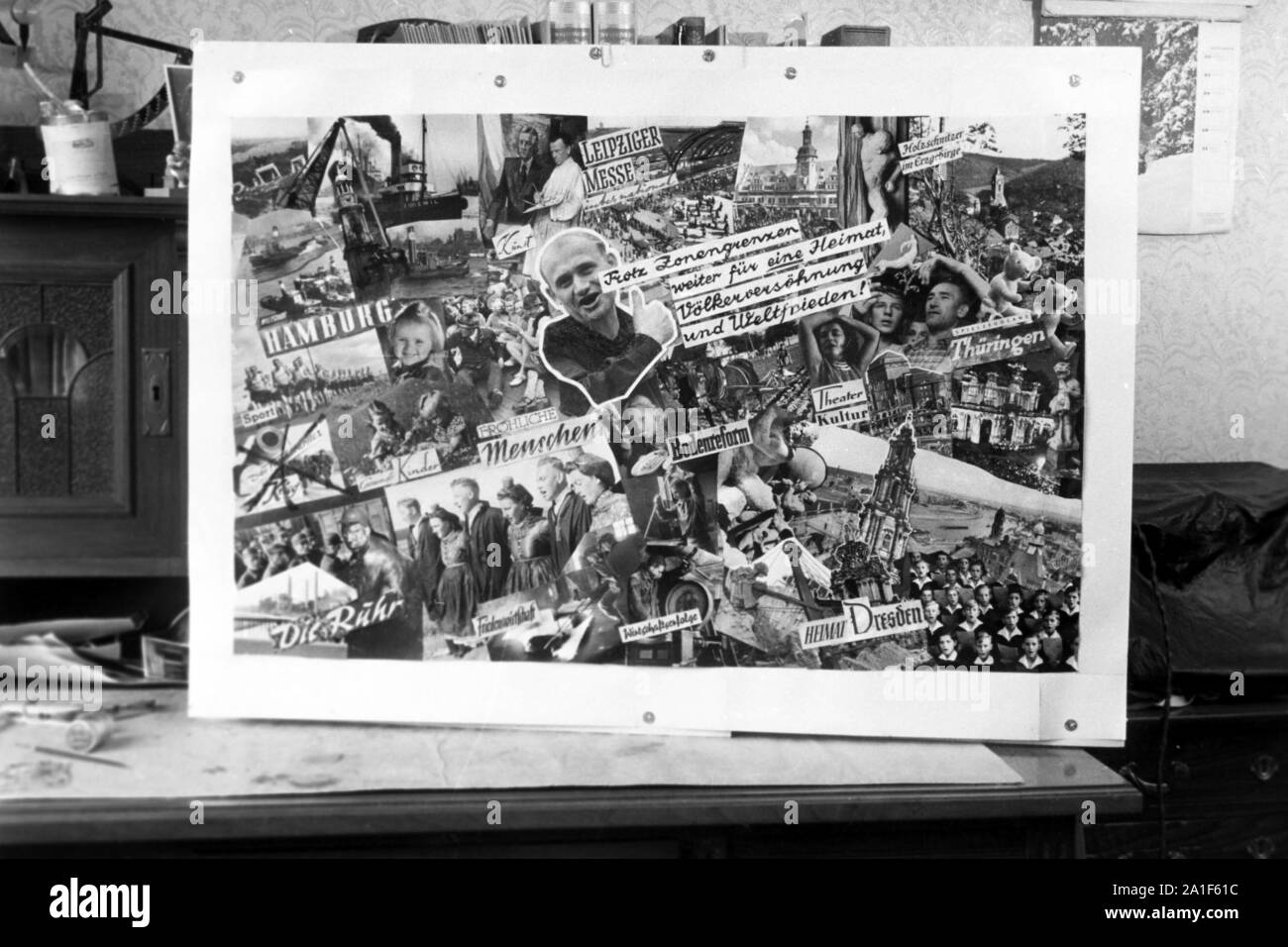 101-5337" Versöhnungsplakat'aus Photo Gallery von Erich Andres, Deutschland 1949. Fotomontage "Versöhnung" von Fotos geschossen und vom Fotografen Erich Andres, Deutschland 1949 komponiert. Stockfoto
