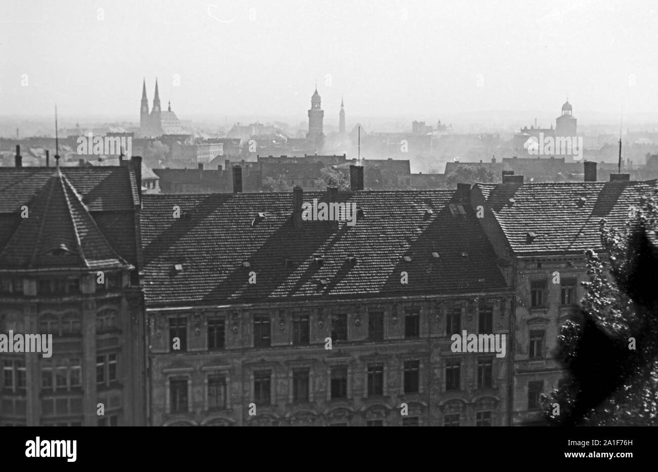 Blick auf die Pfarrkirche St. Peter und Paul und das Altstadtzentrum von Görlitz, Sachsen, Deutschland, 1940er Jahre. Blick auf die Pfarrkirche St. Peter und Paul und der Altstadt von Görlitz, Sachsen, Deutschland, 1940. Stockfoto