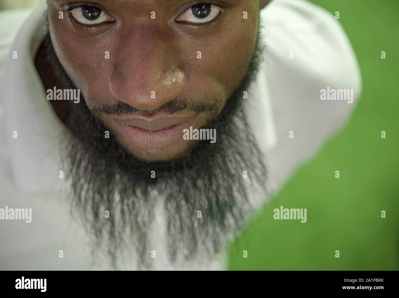 African Muslim Immigrant in brasilianischen Moschee Stockfoto