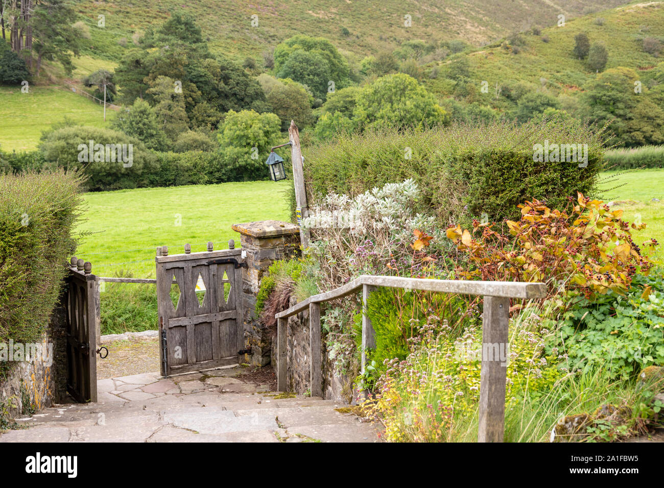 Exmoor National Park - Der Blick von der Tür des Hl. Jungfrau Maria Kirche am Oare, Somerset UK-Kirche gemacht wurde berühmt durch seine Erwähnung in Lorna Doone Stockfoto