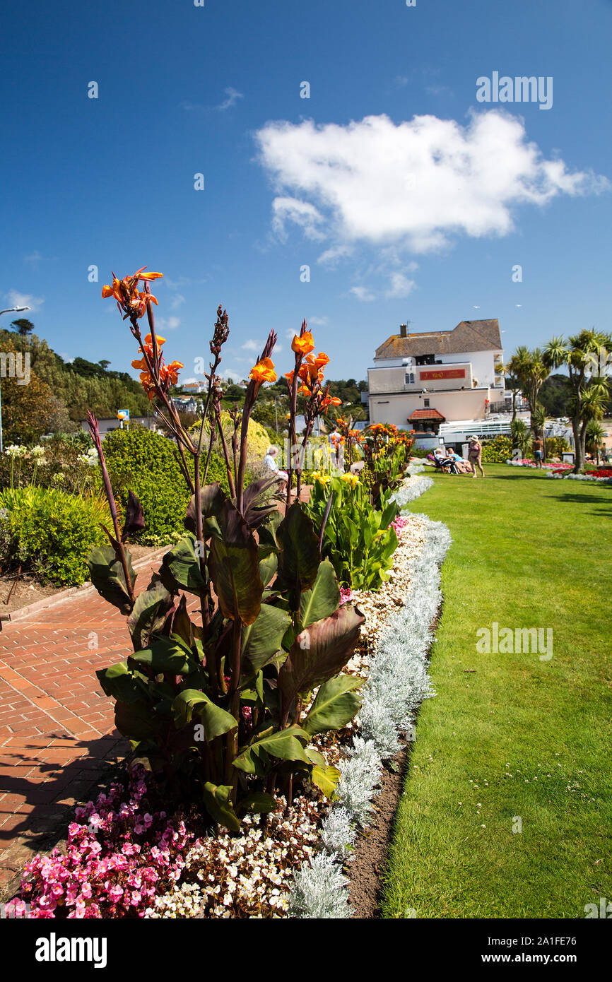 Die bunten Winston Churchill Memorial Gardens in St Brelades, Jersey