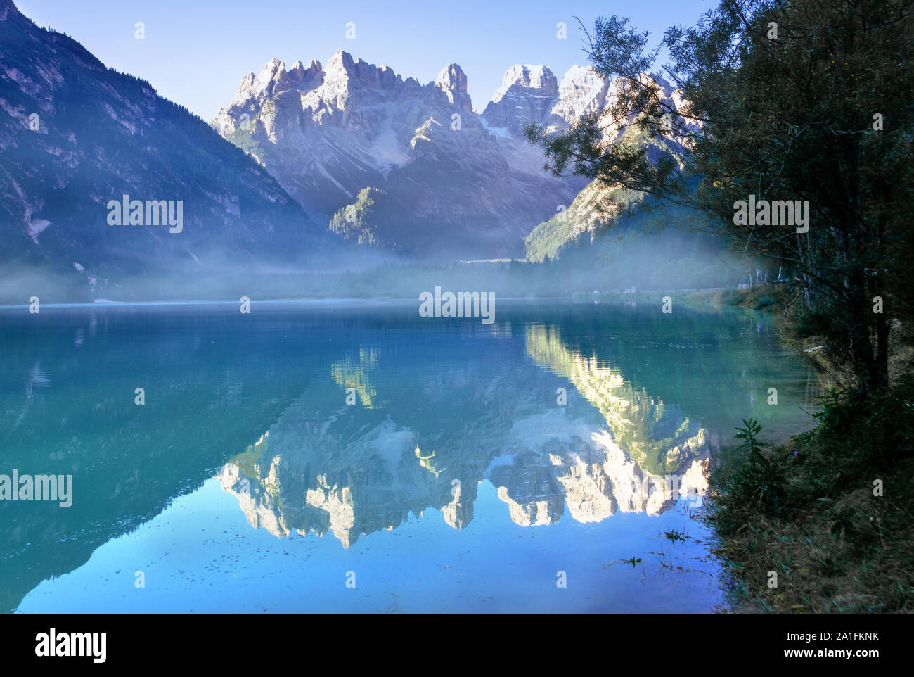 Fahrt durch die Dolomiten Bergkette Stockfoto