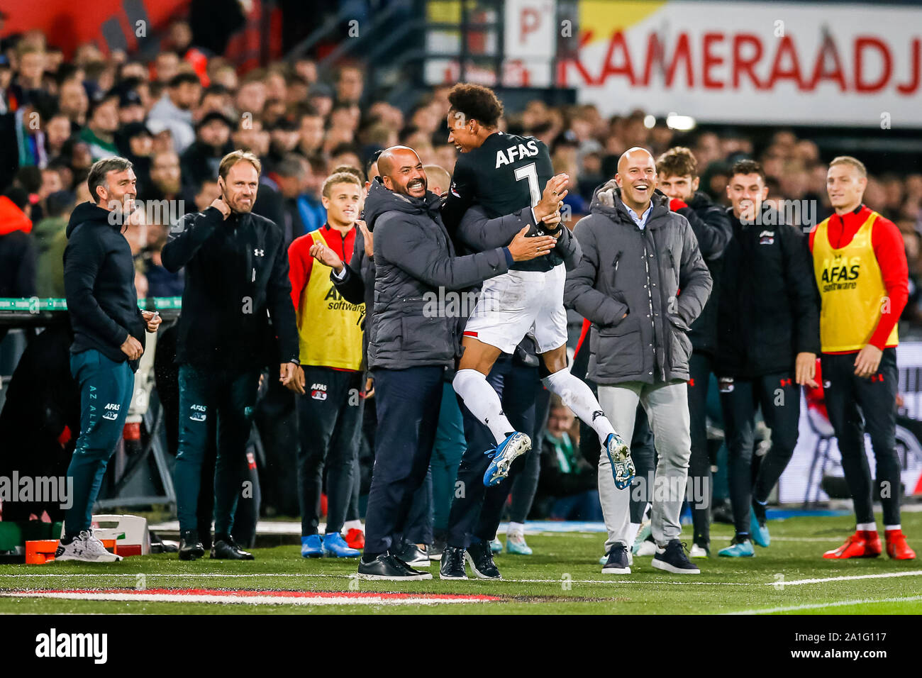 ROTTERDAM, Niederlande, 26-09-2019, deutscher Fußball, Eredivisie, Saison 2019/2020, Stadion De Kuip, Feyenoord - az,AZ player player Calvin Stengs (m) feiert sein Ziel während des Spiels Stockfoto