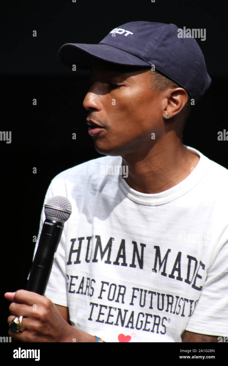 Brooklyn, NY, USA. 26 Sep, 2019. Pharrell Williams auf der globalen Bürger drücken Sie die Taste Konferenz, um Ihre Kampagne 2020 anzukündigen, globales Ziel Live: Die möglichen Traum in St. AnnÕs Lager in Brooklyn, New York City am 26. September 2019 Quelle: Walik Goshorn/Medien Punch/Alamy leben Nachrichten Stockfoto