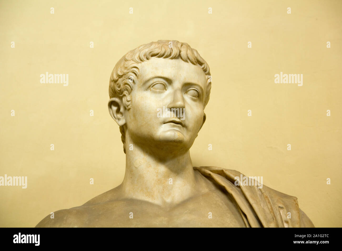 Statue des Kaisers Tiberius, Rom. II Jahrhundert N.CHR. Römischer Kaiser von 14 AD 37 AD VATIKANSTADT - 18. März: Statue des Kaisers Tiberius auf Vatikan Museum, Vatikan cit Stockfoto