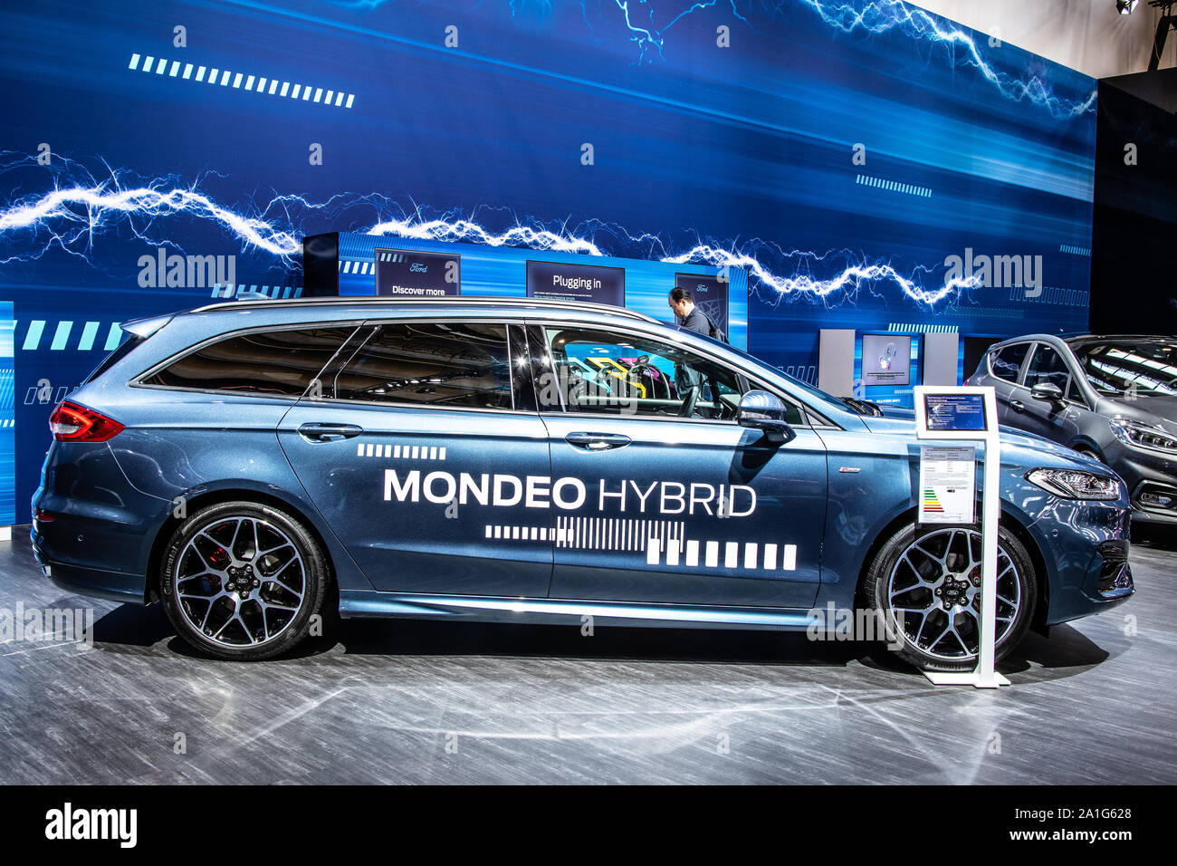 Frankfurt, Deutschland, Sep 2019 Ford Mondeo Hybrid Kombi auf der IAA, Mk5, 4. Gen, durch amerikanische multinationale Automobilhersteller Ford Motor Company hergestellt Stockfoto