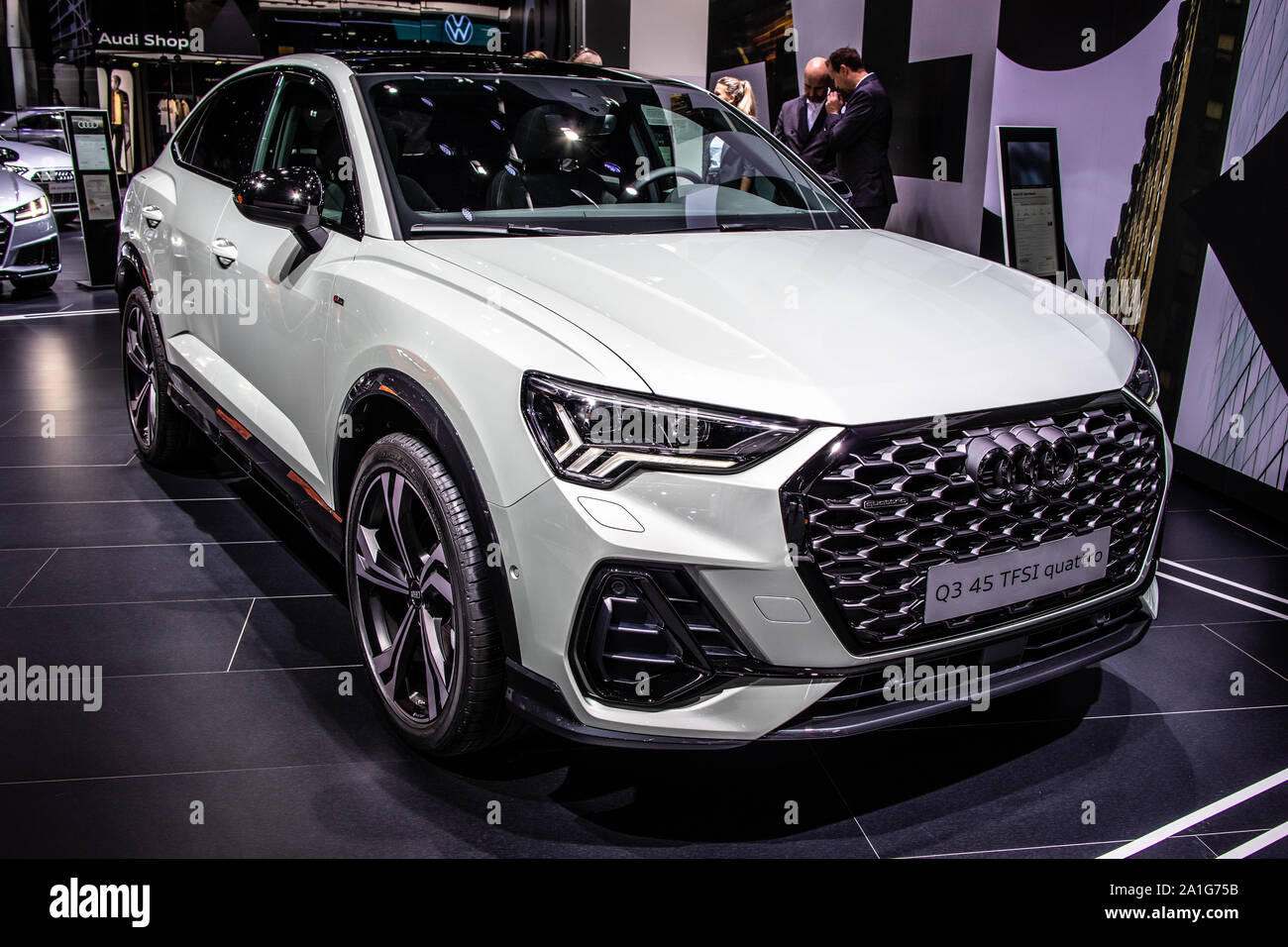 Frankfurt am Main, Deutschland, 19.09.2019: Audi Q3 45 TFSI auf der IAA, der zweiten Generation, MQB Plattform, subkompakte luxury Crossover-SUV von Audi gemacht Stockfoto