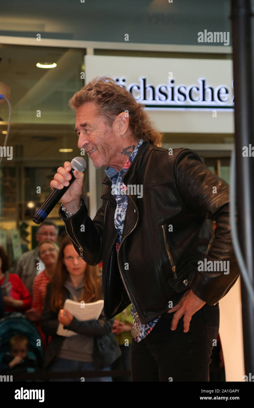 Peter Maffay bei einer Autogrammstunde in der Altmarkt Galerie. Dresden, 25.09.2019 Stockfoto