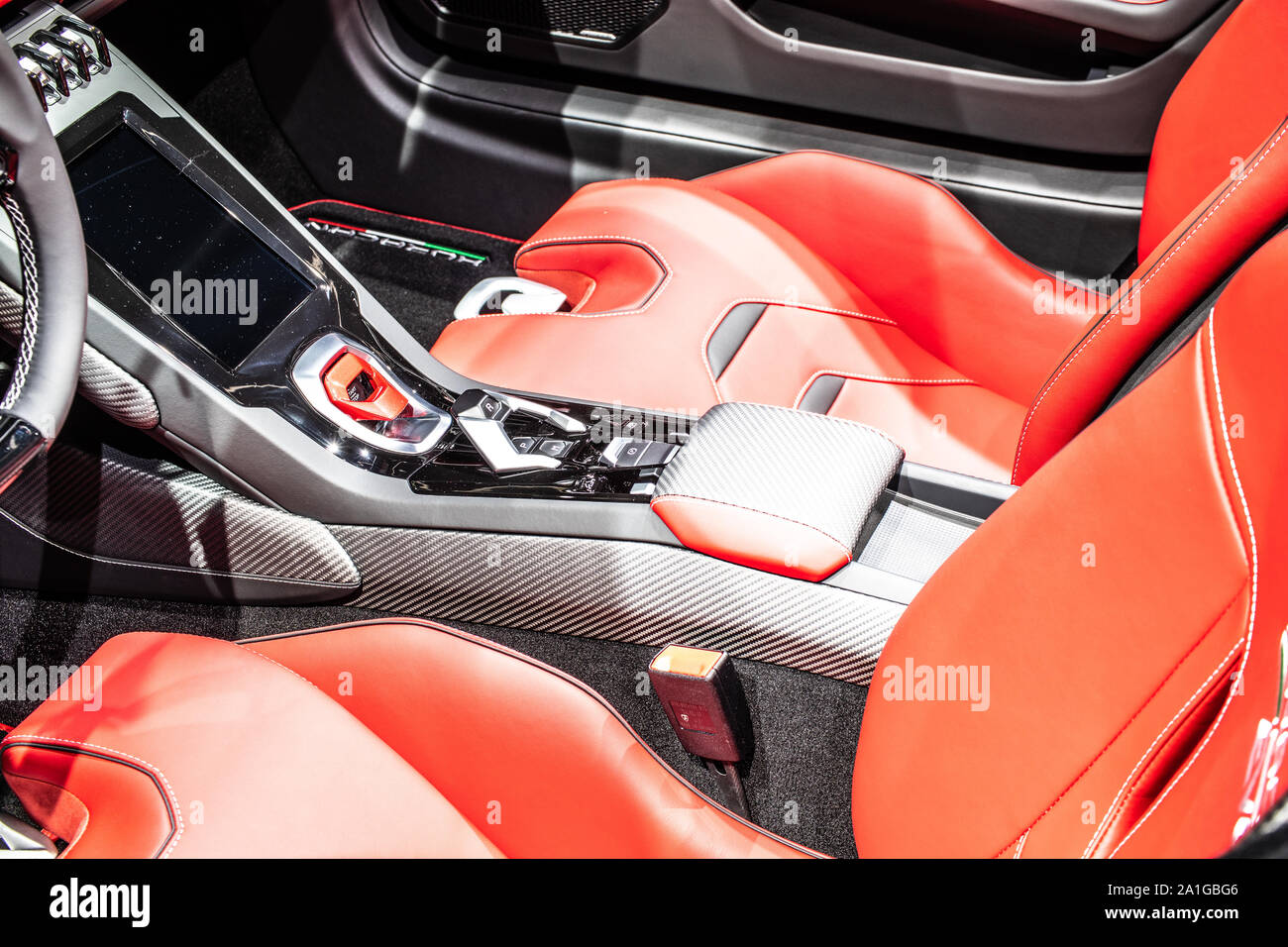 Frankfurt am Main, Deutschland, 19.09.2019: rot metallic Lamborghini Huracan Evo Spyder auf der IAA, 2020 Modell Jahr supercar Hergestellt von Italienischen Lamborghini Stockfoto