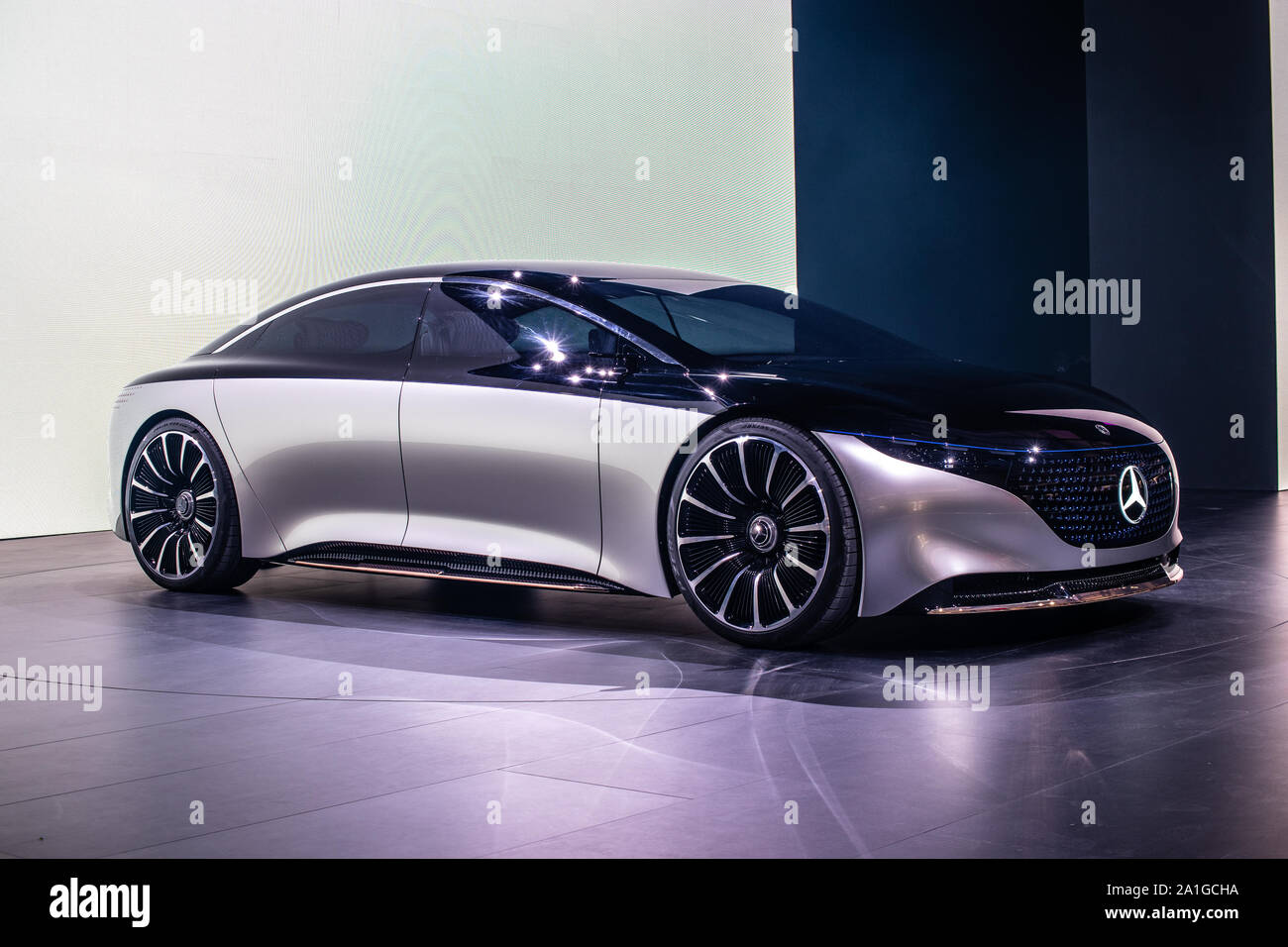 Frankfurt, Deutschland, Sep 2019 zeigt Mercedes-Benz auf der IAA UQN-Konzept, Vision elektrische S-Klasse Prototyp der künftigen Autos erstellt von Mercedes Benz Stockfoto
