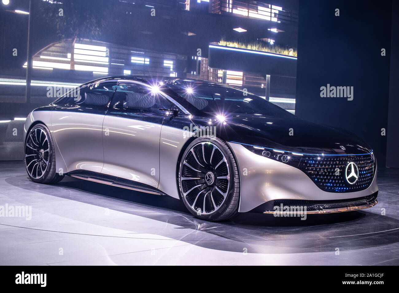 Frankfurt, Deutschland, Sep 2019 zeigt Mercedes-Benz auf der IAA UQN-Konzept, Vision elektrische S-Klasse Prototyp der künftigen Autos erstellt von Mercedes Benz Stockfoto