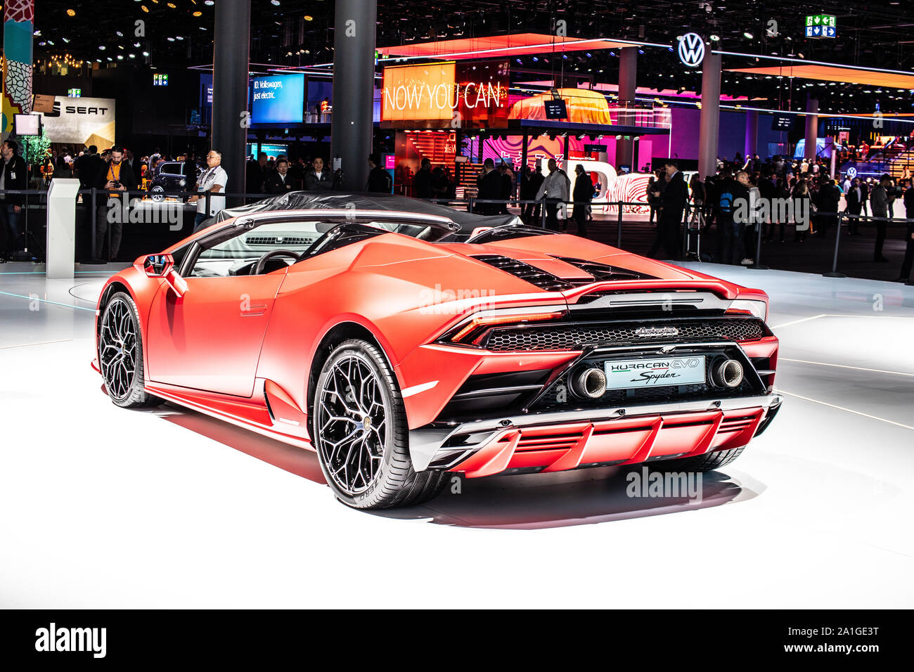 Frankfurt, Deutschland, September 10, 2019: metallic rot Lamborghini Huracan Evo Spyder auf der IAA, 2020 Modell Jahr supercar Hergestellt von Italienischen Lamborghini Stockfoto