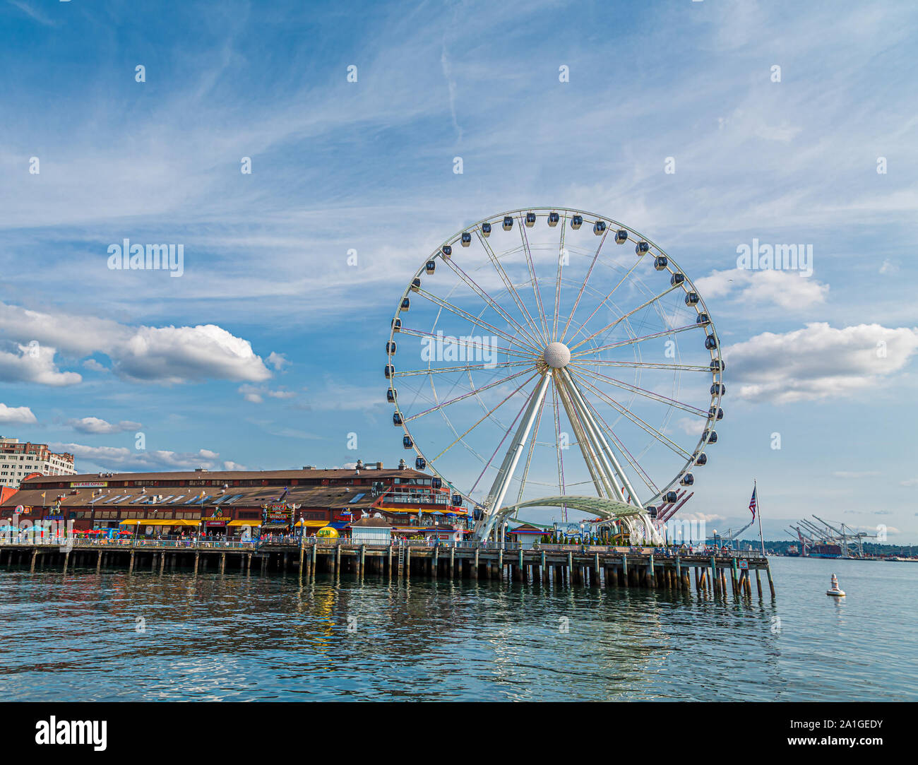 Das Riesenrad am Ufer des Seattle, Washington am späten Nachmittag Licht Stockfoto