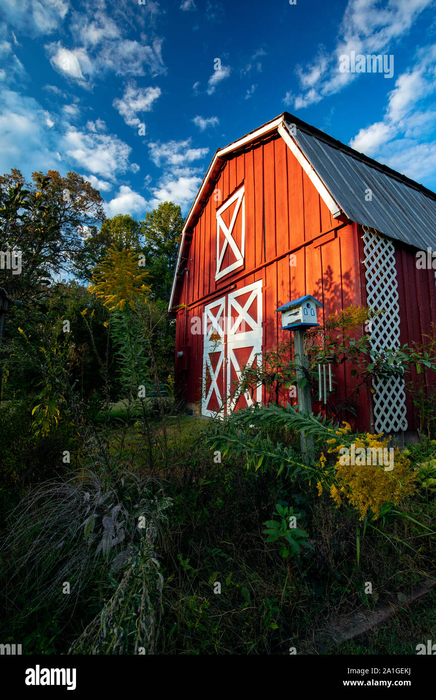Classic Red Barn in Penrose, in der Nähe der Brevard, North Carolina, USA Stockfoto