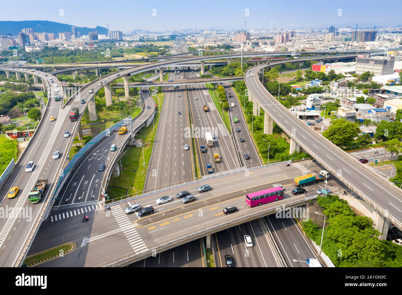 Luftaufnahme der Autobahnanschlussstelle in Kaohsiung City. Taiwan Stockfoto