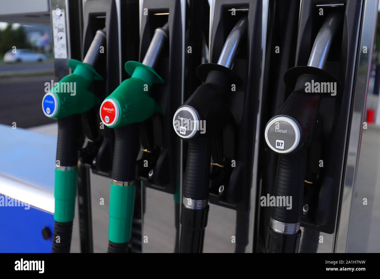 Die neue ESSO & Morrisons täglich das ist am Bügel Grün in Leeds eröffnet. Stockfoto