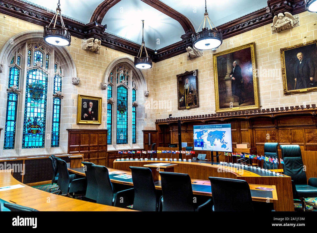 Innenraum der Hof 3 am Obersten Gerichtshof in der Middlesex Guildhall, London, UK untergebracht Stockfoto