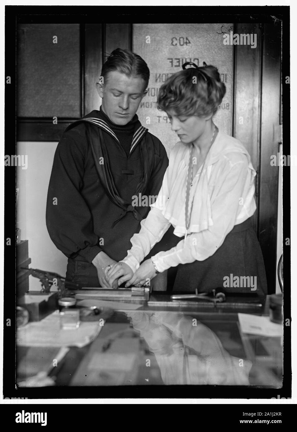 NAVY DEPARTMENT, U.S. INTELLIGENCE BUREAU, FINGER PRINT ABTEILUNG SEKRETÄRINNEN: James A. NOONAN, Frau. G.G. BOSWELL Stockfoto
