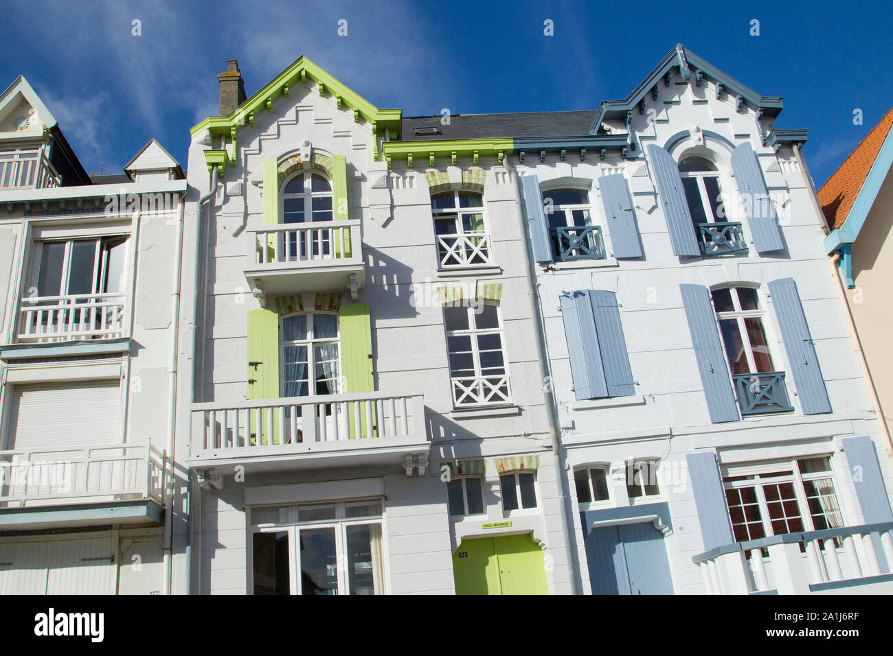 Boulogne-sur-Mer (Frankreich), entlang der "Côte d'Opale" Küste. Villen der Belle Epoque, schöne Zeit, entlang der Uferpromenade Stockfoto