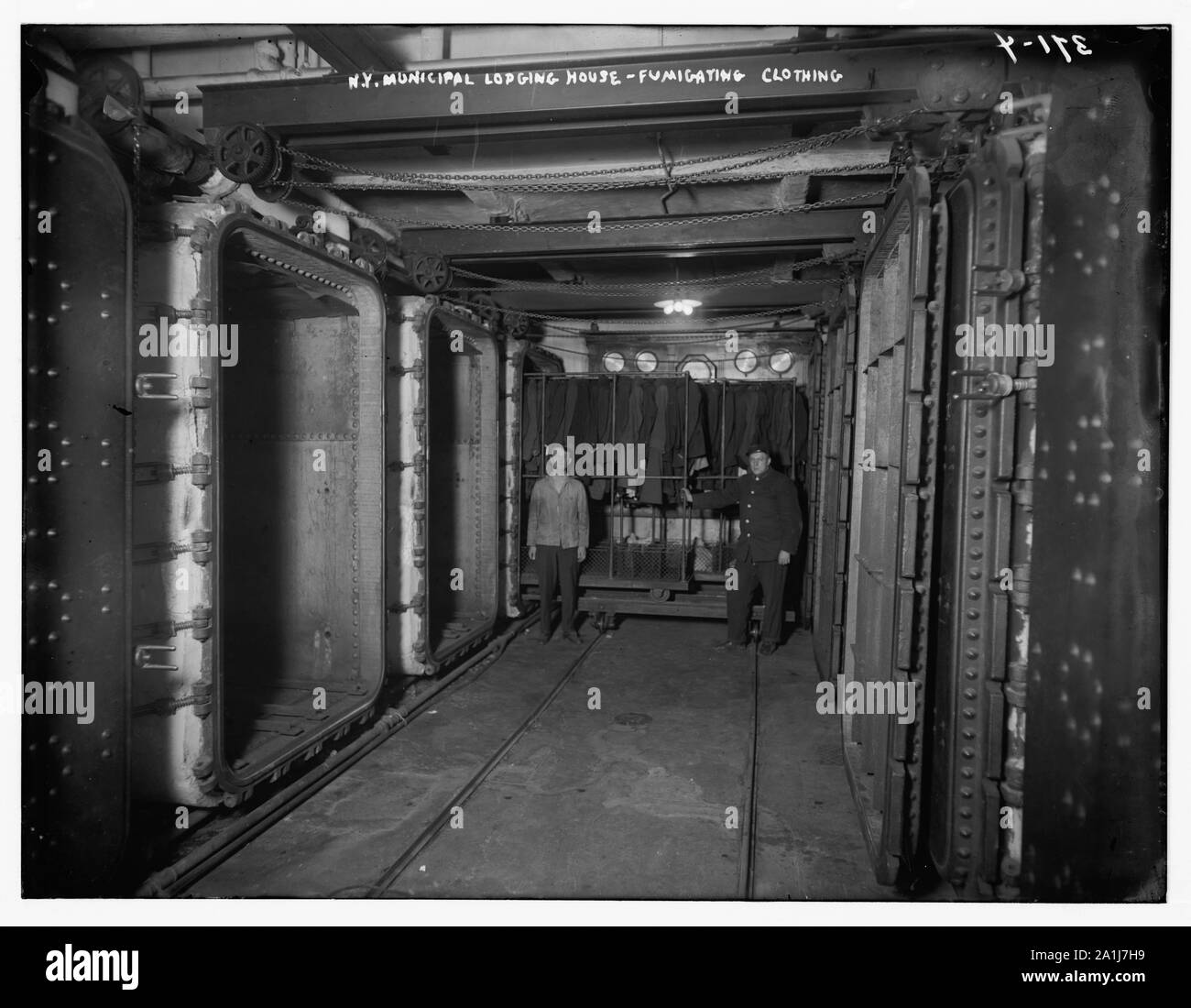 New York kommunale Unterbringung Haus: Räuchern Bekleidung Stockfoto