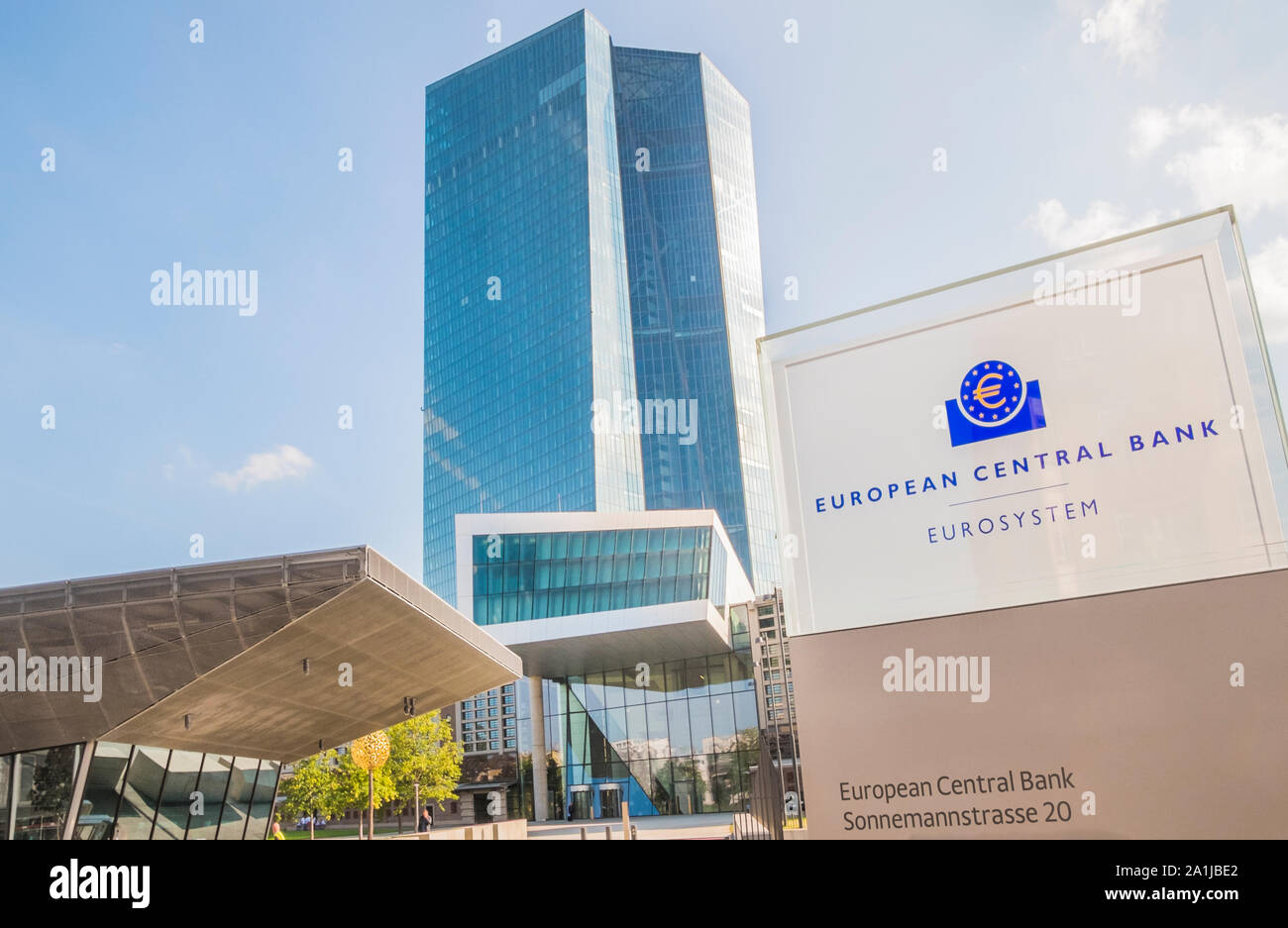 Europäische Zentralbank, Eurosystems, Blick von Außen mit Typenschild Stockfoto