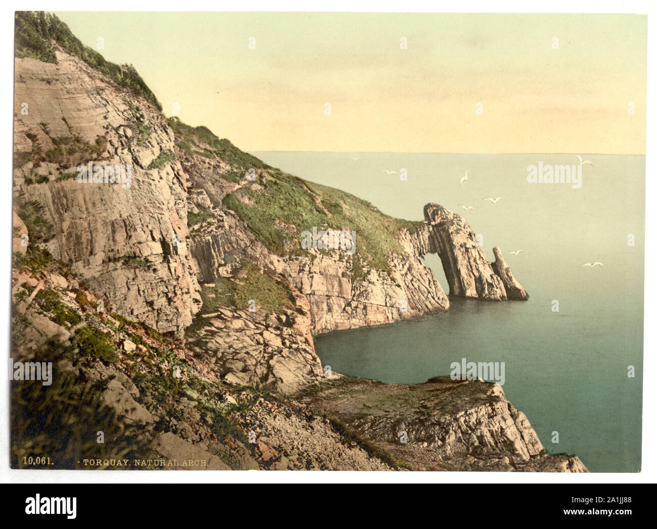 Natural Arch, Torquay, England; Titel von den Detroit Publishing Co., Katalog J - Ausland abschnitt, Detroit, Mich.: Detroit Publishing Company, 1905.; Teil: Ansichten von England im Photochrom print Collection.; Drucken. 10061.; Stockfoto