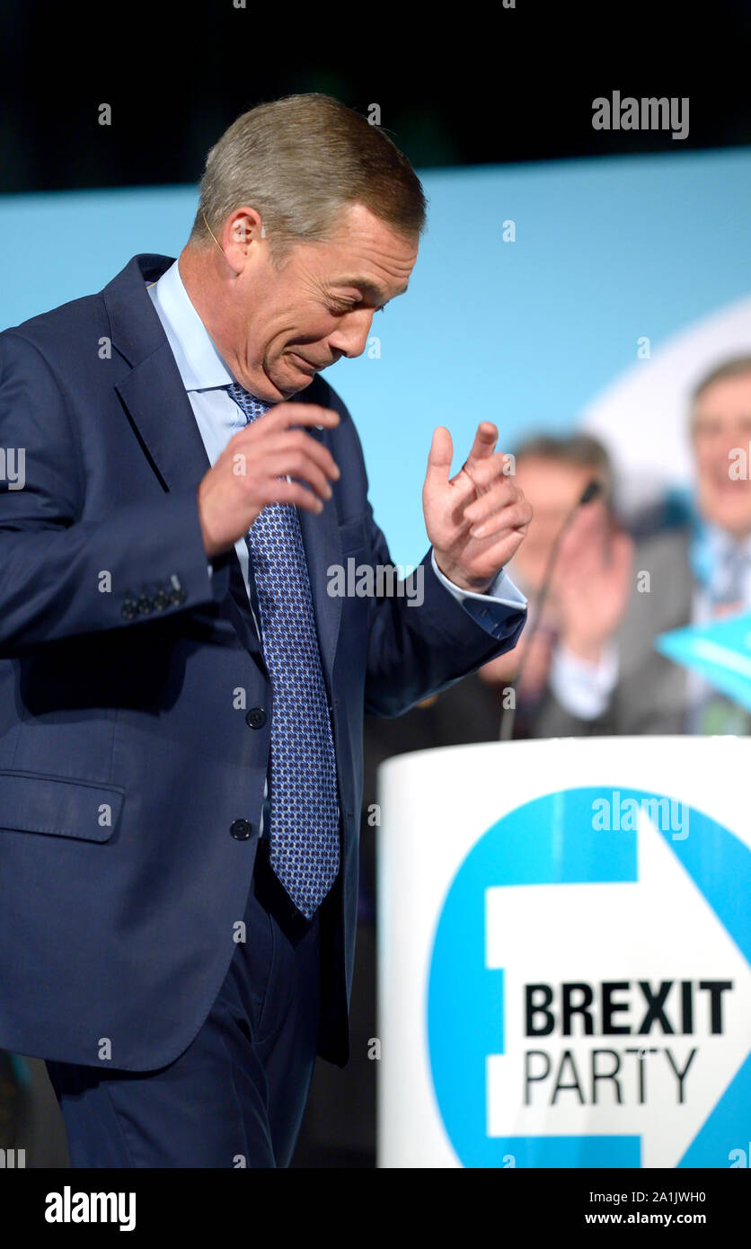 Nigel Farage, MDEP, Gruppenleiter, in einer Rede auf der Kundgebung an der Brexit Partei das Kent Event Center in Maidstone, Kent, Großbritannien. 26. September 2019. Stockfoto