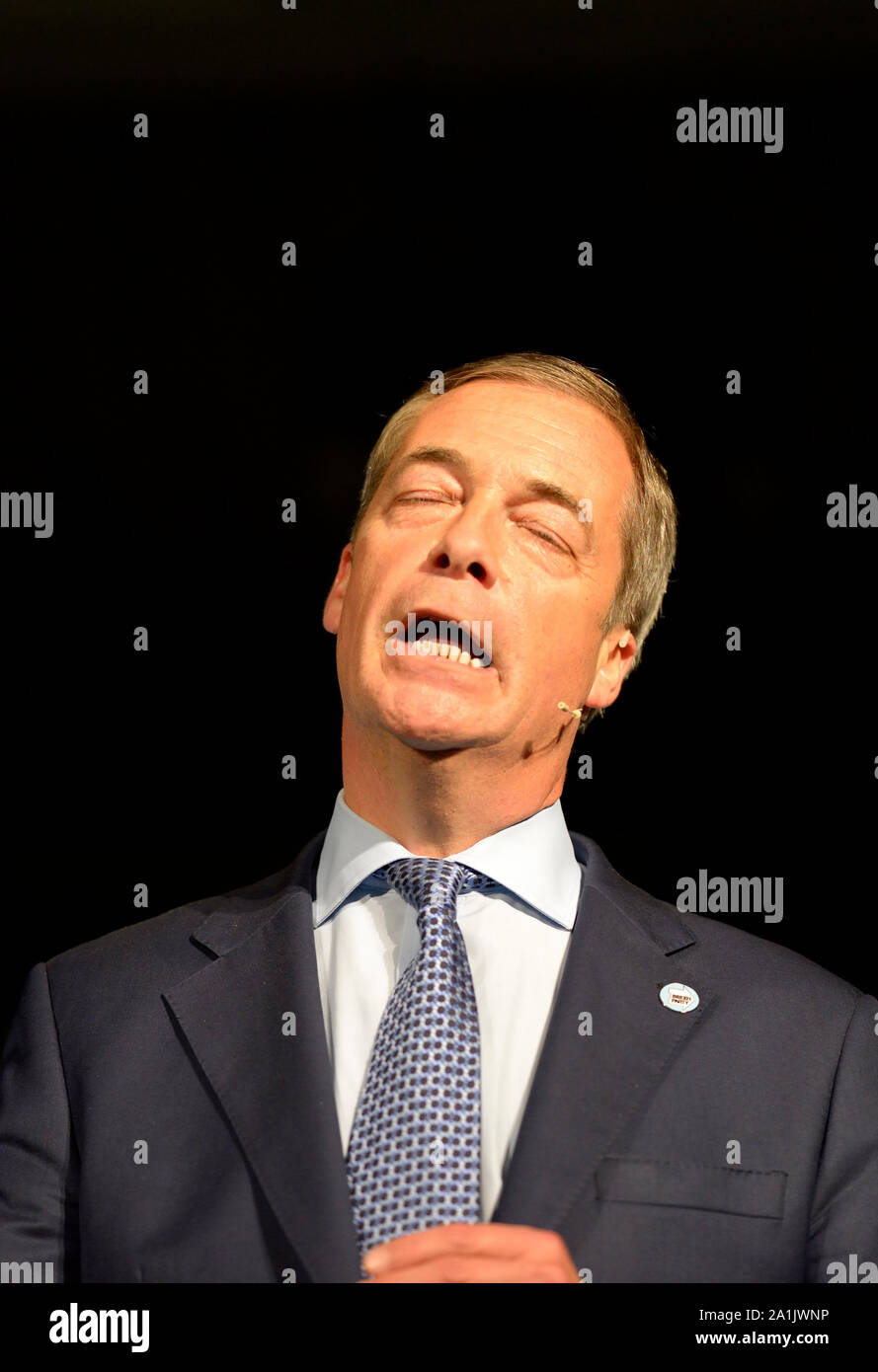 Nigel Farage, MDEP, Gruppenleiter, in einer Rede auf der Kundgebung an der Brexit Partei das Kent Event Center in Maidstone, Kent, Großbritannien. 26. September 2019. Stockfoto